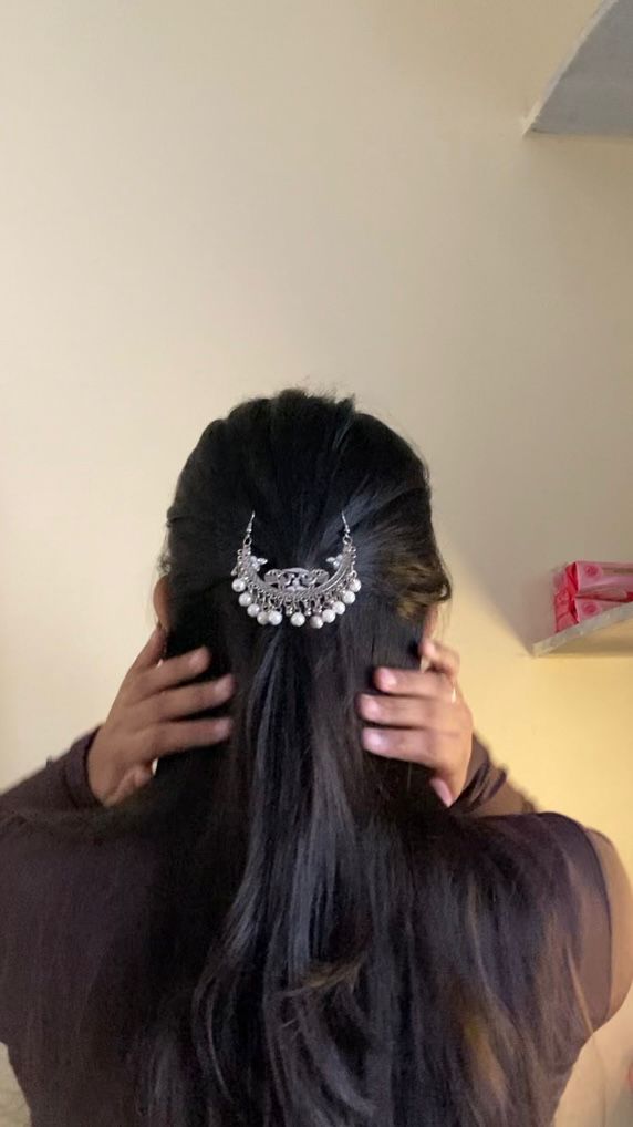 Jayanti Hair Accessory